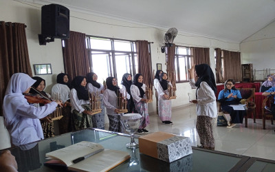 KUNJUNGAN MITRA SEKOLAH DARI PT. ERLANGGA